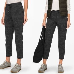 Lululemon On the Fly 7/8 Camo Pant